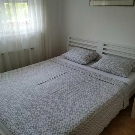 Xenia Apartment *